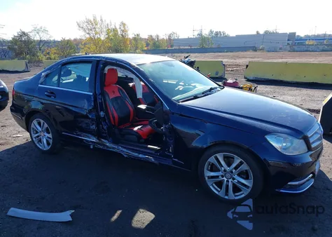 2013 Mercedes-Benz C 300 Luxury 4Matic from USA, damaged, VIN WDDGF8ABXDR249974